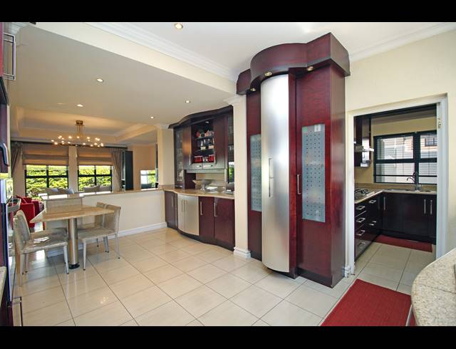 4 BEDROOM HOUSE FOR SALE IN HOUGHTON ESTATE